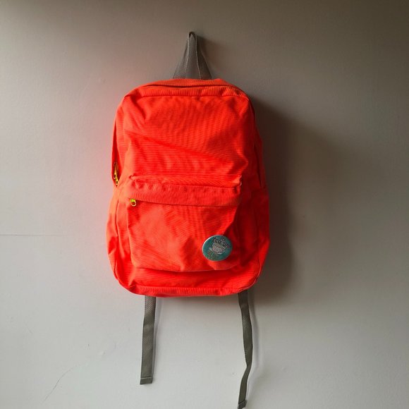AMERICAN APPAREL - NYLON BACKPACK + TEA TIME PIN - Picture 1 of 8